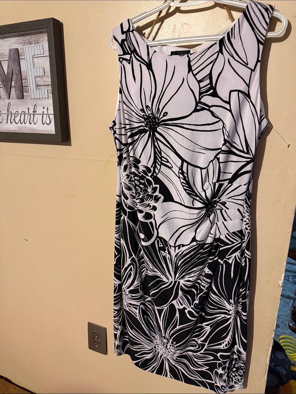 connected apparel Black & White Floral Sheath Dress